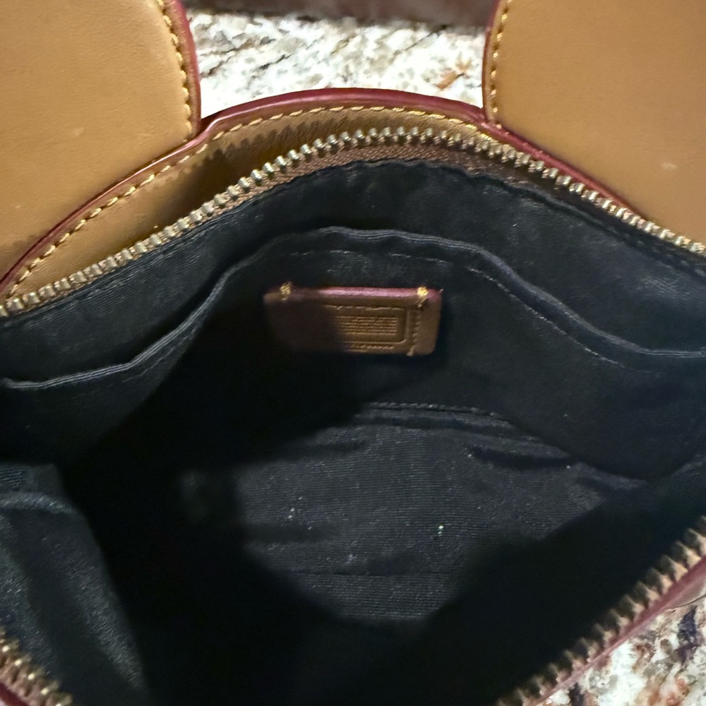 *PRE-OWNED* COACH Disney X Mickey Mouse Leather Ears Wristlet RARE - Picture 5 of 6